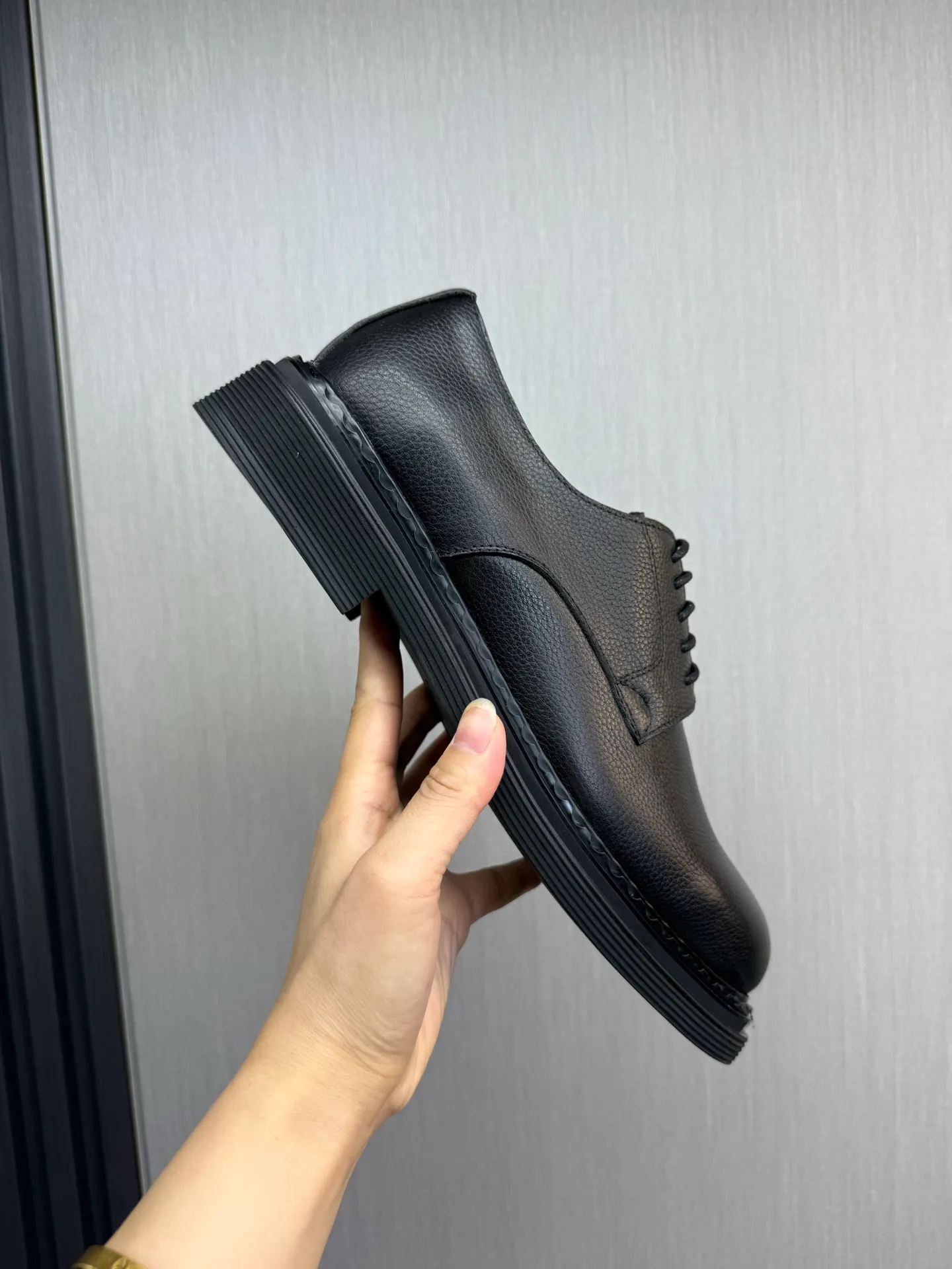 Men's shoes 💰900💰 DG. Men's casual lace-up leather shoes, the latest hot style 🔥 1:1 original purchase quality, top quality goods ⬆️The upper is imported open-edge beaded cowhide, cowhide, and cow suede. The hand-made three-dimensional stitching highlights the round toe design. The inner foot pads are all imported cowhide, with the original wear-resistant foam outsole, matching code 39-44, (38, 45 custom-made, non-returnable)